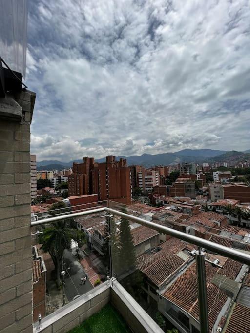 Apartment Centrico En Laureles Con Piscina 301